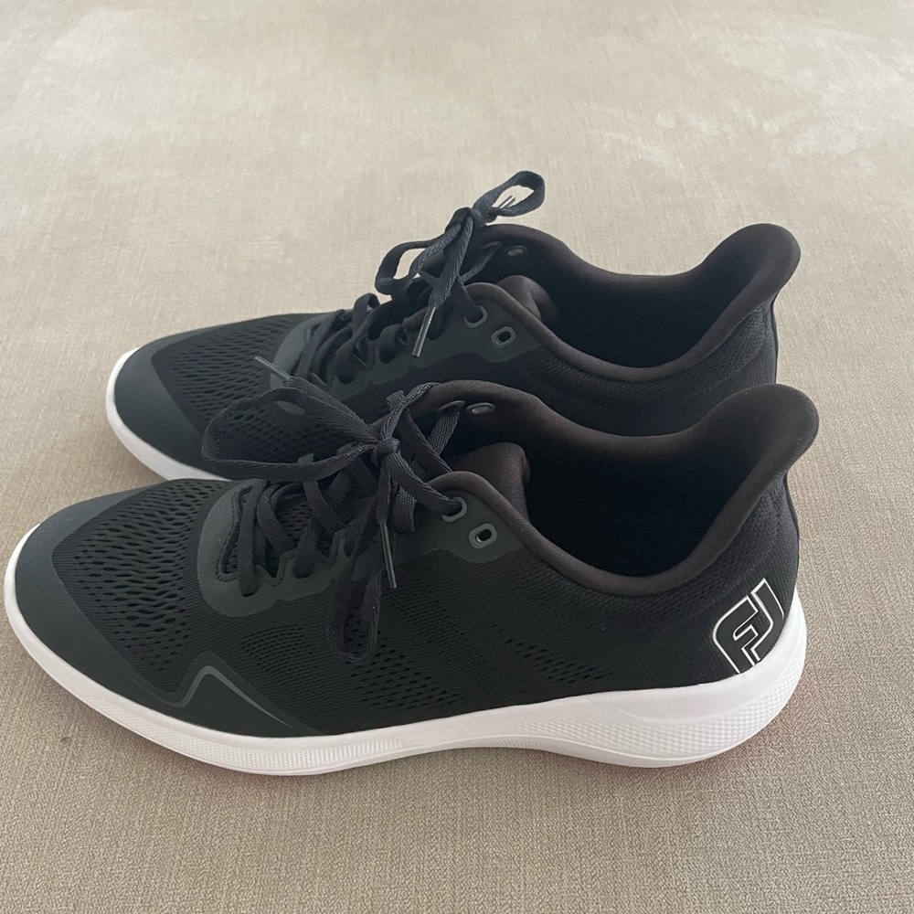 Brand new foot joy flex, men’s golf shoes